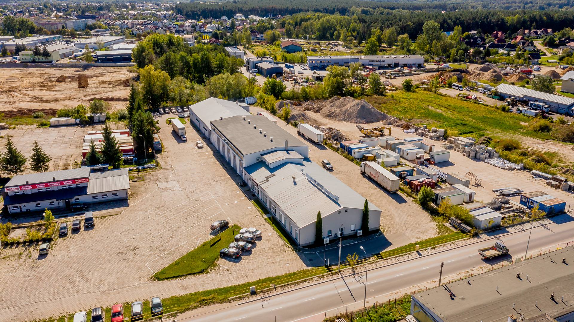 Serwis samochodowy Biascan w Białymstoku z lotu ptaka – zdjęcie z drona